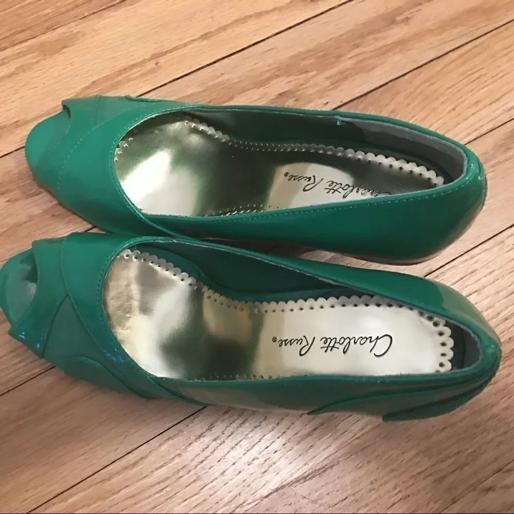 Charlotte Russe green faux suede patent NEW Shoes NIB holiday Christmas festive